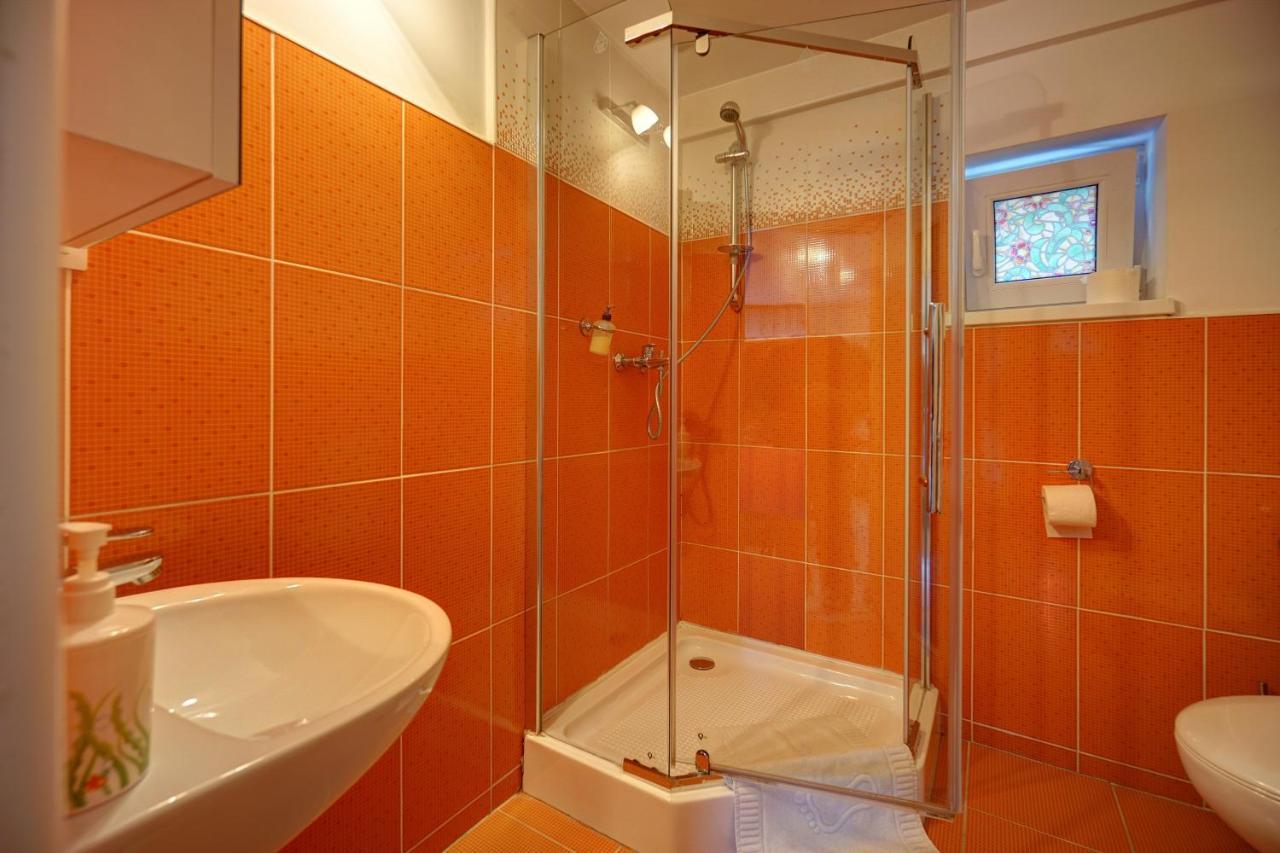Vila Alba Brasov Luaran gambar